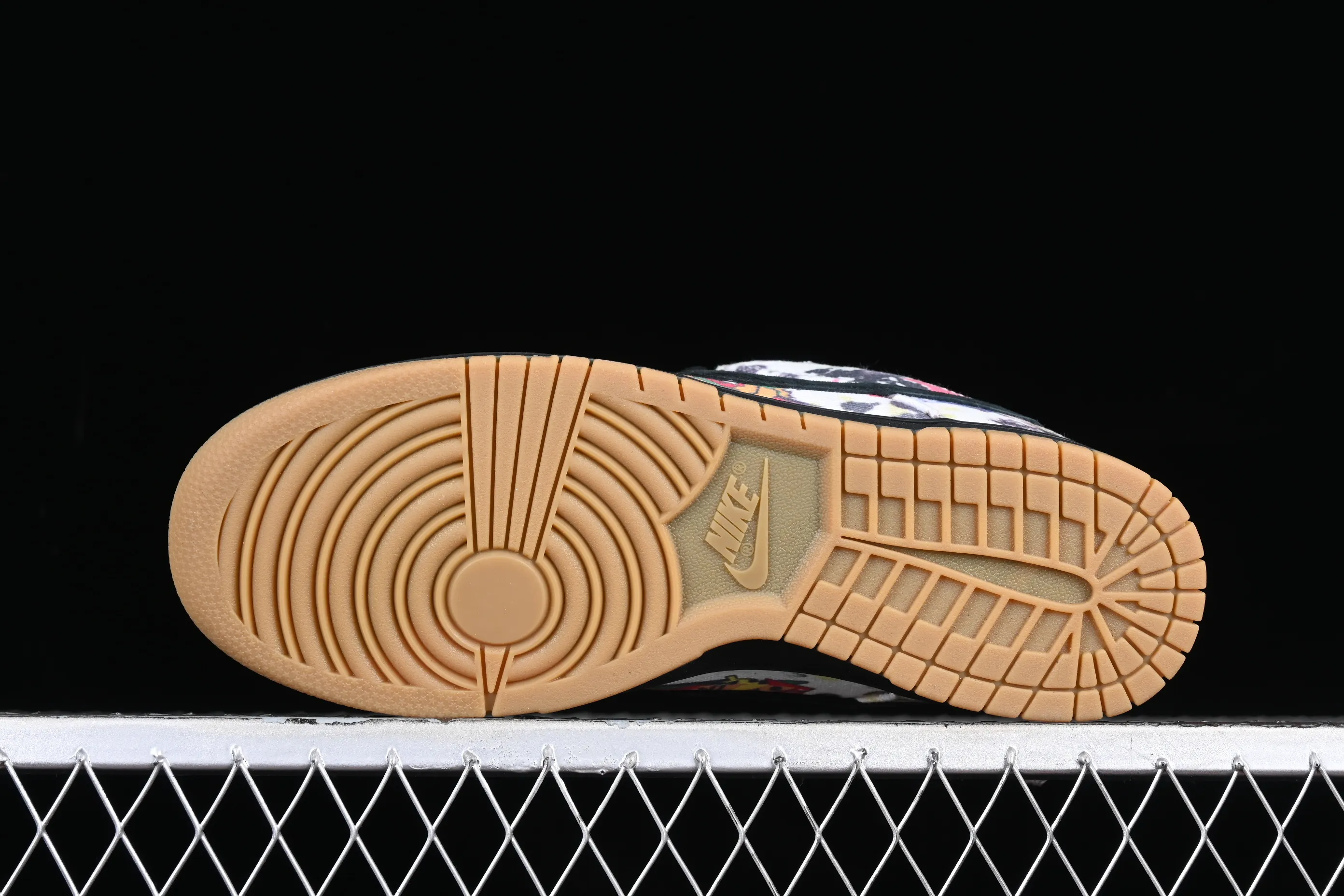 All Categories Nk SB Dunk Series Nk SB Dunk Low Low-top sneakers Supreme x Nk SB Dunk Low "Rammellzee" joint model SB low-top sports and leisure sneakers FD8778-001